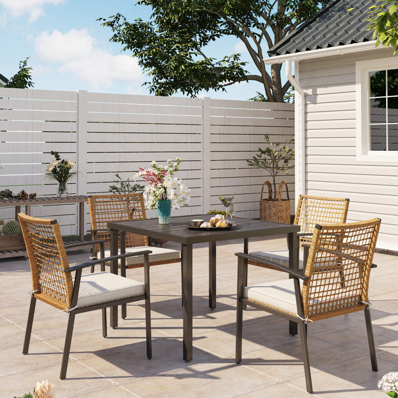 Ensemble de salle à manger d'extérieur Yardgrace 5 pièces en résine tressée avec coussins, table et 4 chaises avec trou pour parasol