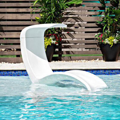 Modello Lounger with Shade