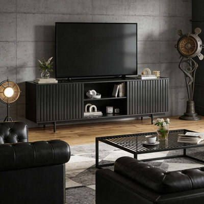 Meuble télé Mid-Century pour téléviseur de 75 po ou moins, meuble audio-vidéo en bois cannelé avec portes escamotables, console multimédia avec rangement