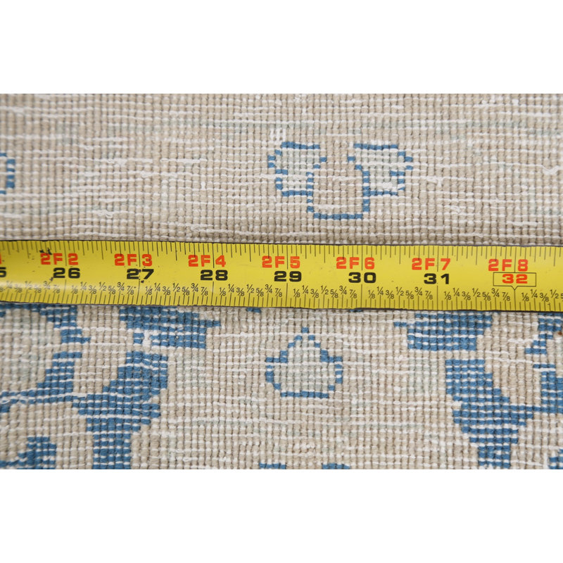 Muted Distressed  Traditional Area Rug 7x9