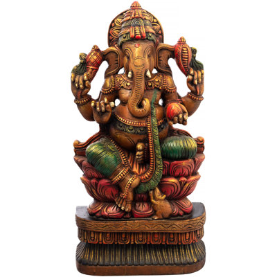 Ganesha en lalitasana sur un lotus rubescent