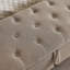 Banc de rangement capitonné en lin beige avec capacité de poids de 350 lb pour deux personnes dans le vestibule du salon-129106419