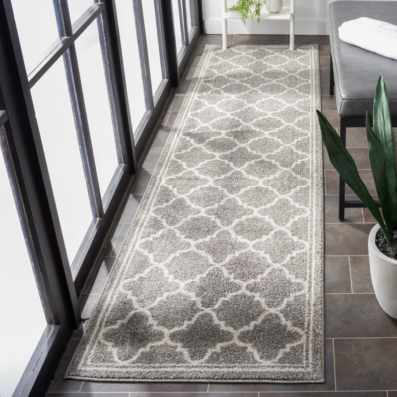 Tapis géométrique Ammundsen, Tapis de couloir 2 pi 3 po x 13 pi, Gris foncé / beige
