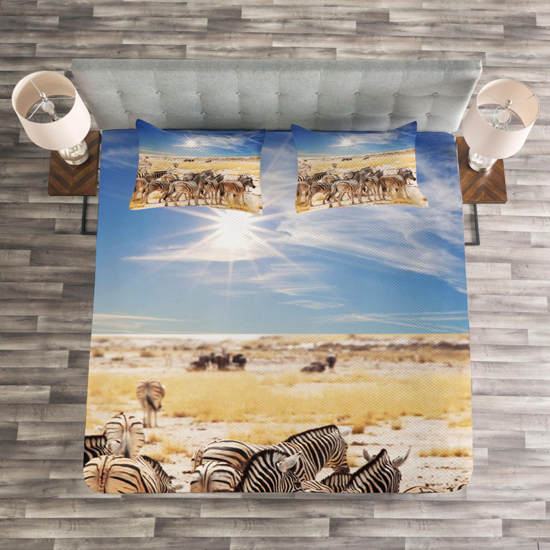 Eclectic Polyester Coverlet, Queen Coverlet + 2 Shams