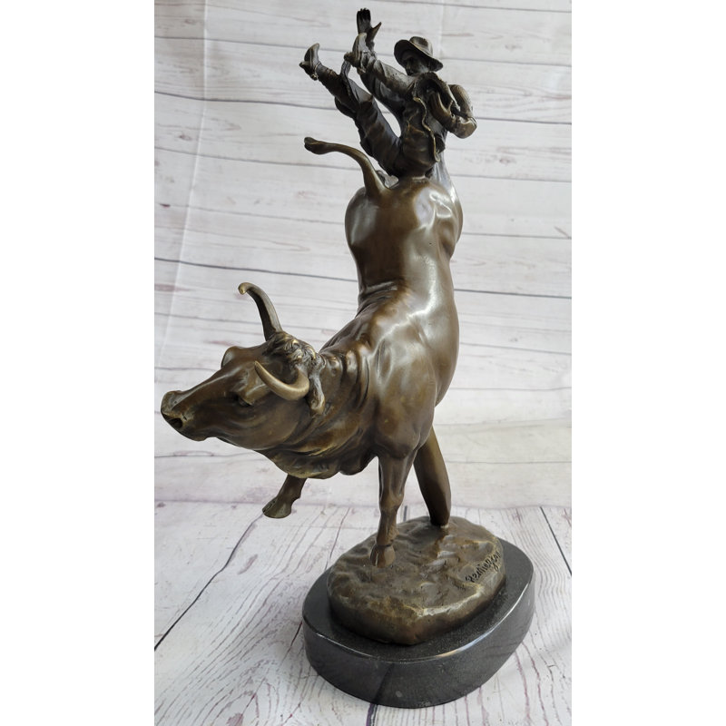 Figurines et sculptures Johneisha