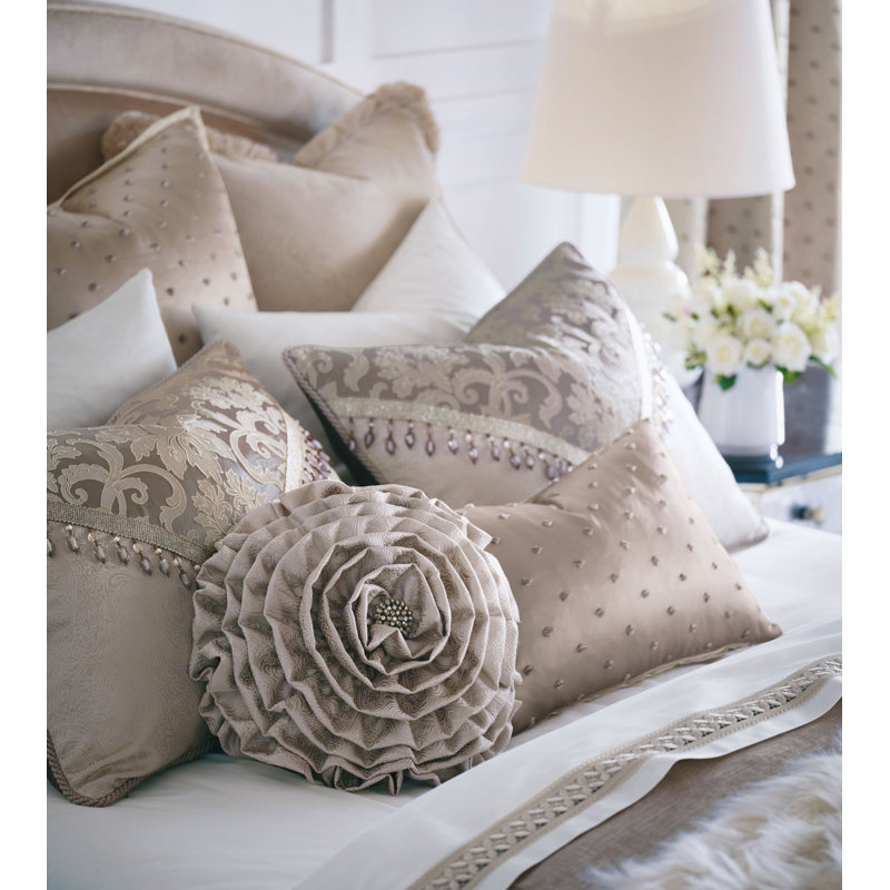 Cecilia Duvet Cover, Queen Duvet Cover + 4 Shams + 1 Throw Pillow
