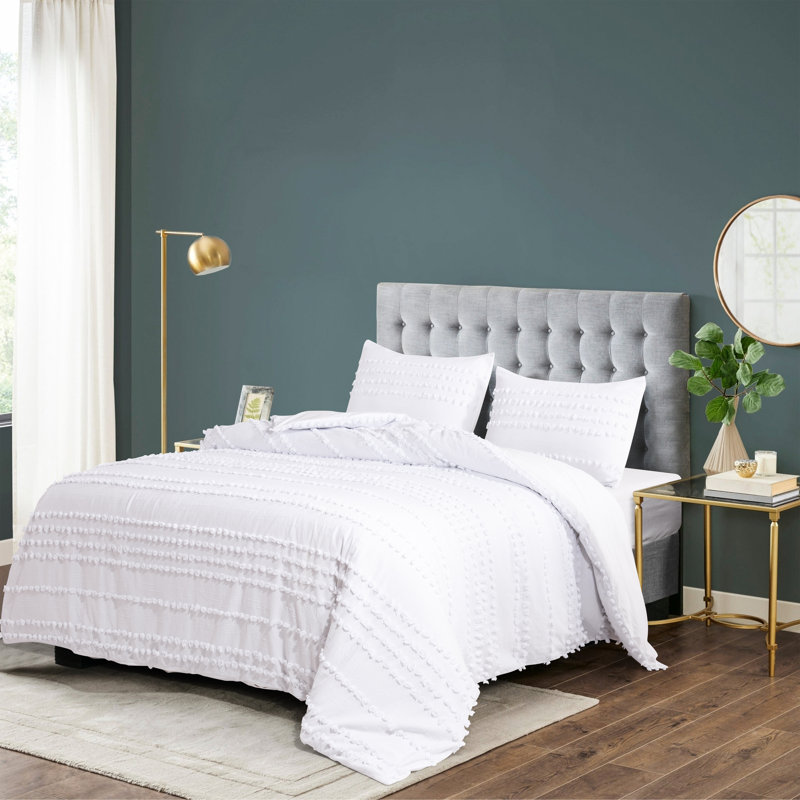 White Clipped Jacquard Tufted 3 Piece Duvet Cover Set, Queen