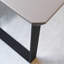 Bureau simple avec une grande table d'ordinateur avec de grands pieds-2049090864-2049090867