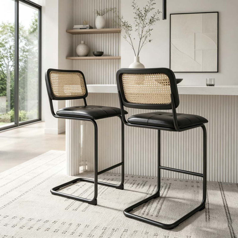 Ensemble de 2 tabourets de bar en porte-à-faux avec dossier en rotin et siège en similicuir