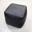 Pouf carré géométrique en cuir de chèvre fabriqué à la main (rembourrage en coton recyclé) de couleur noire 18 po x 18 po x 18 po
