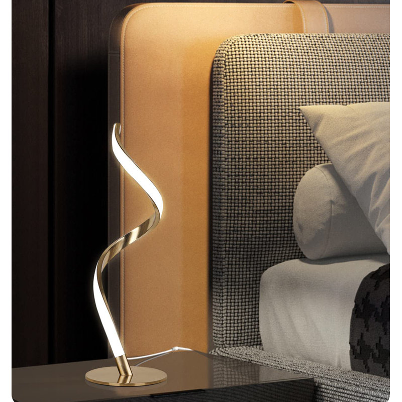 Wylene Metal Desk Lamp, Gold