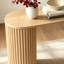 Console nordique simple de style bûche.-129020175