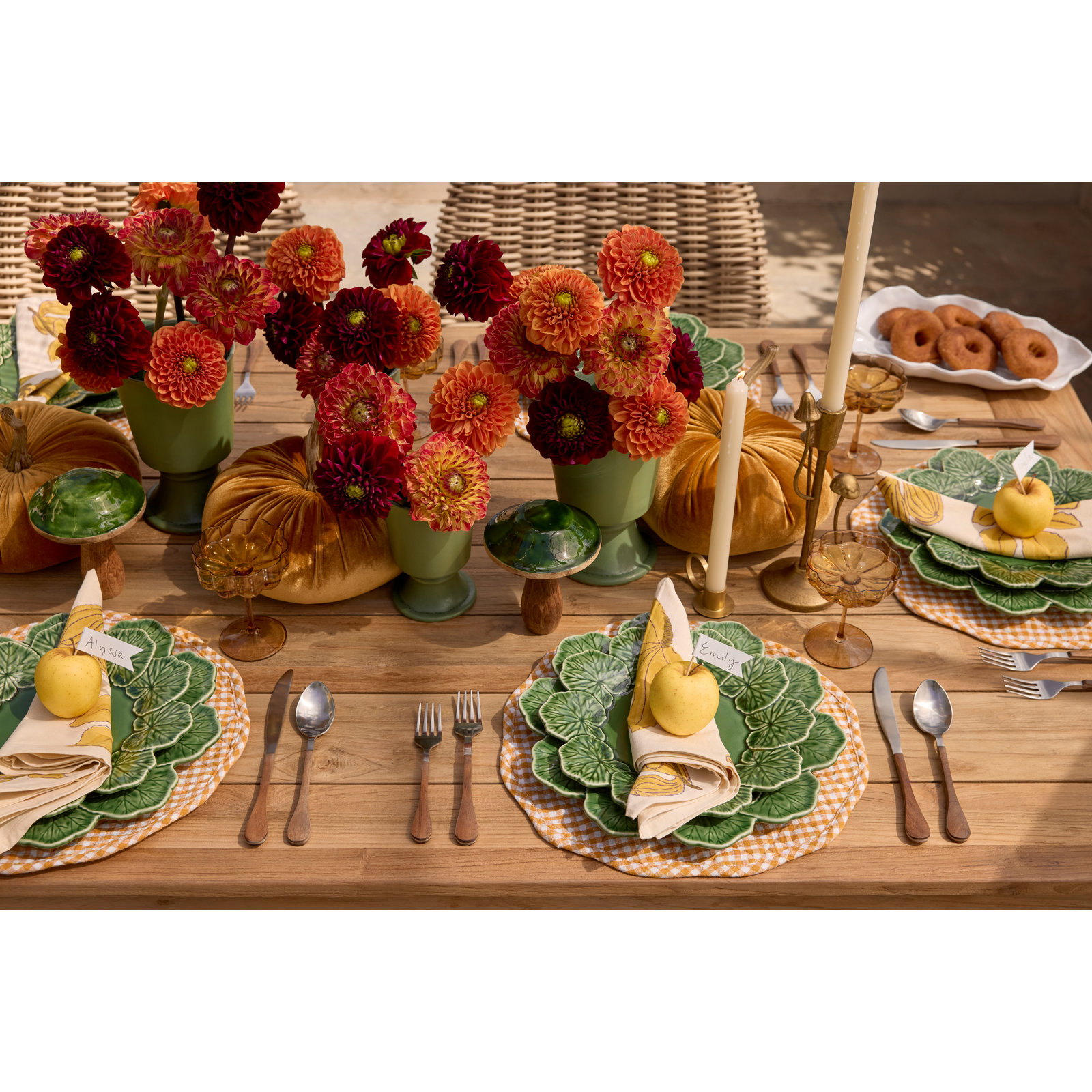 Bordallo Pinheiro Geranium 11" Dinner Plate, Green
