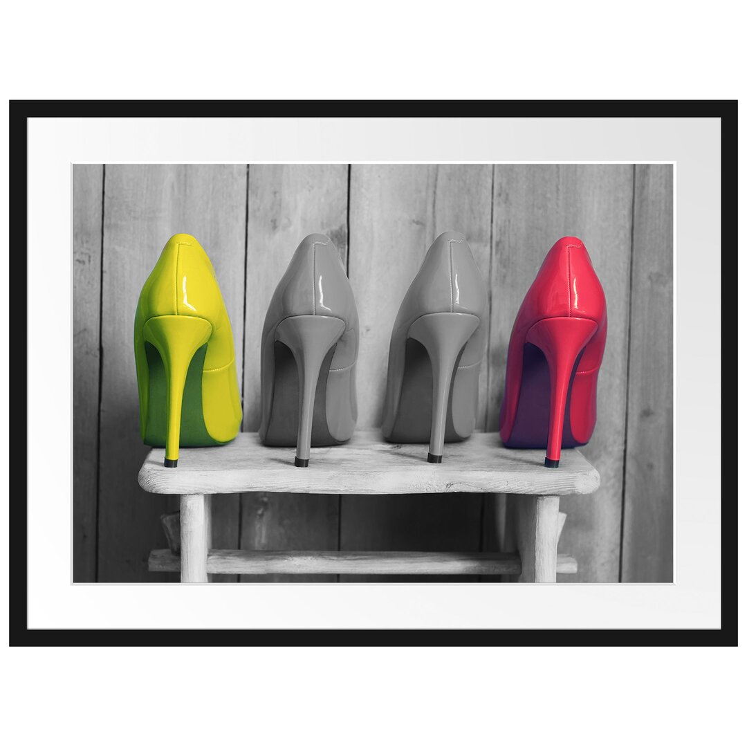 Gerahmtes Poster High Heels auf Hocker