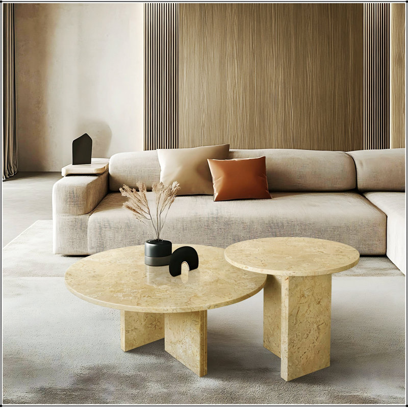 Ensemble de tables basses luxueuses en or jaune, beige et marbre naturel, pierre véritable pour des espaces de vie élégants