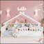 Lit simple au sol avec toit, étagères de rangement et lumière DEL pour enfants