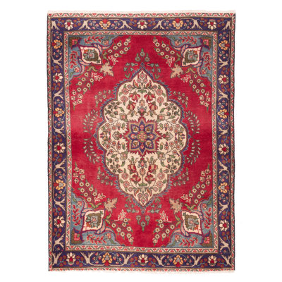 Andelz Red Rug 4'7" x 6'6"