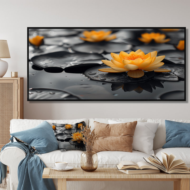 Photo de lotus glamour jaune et jaune, H 28 po x l 60 po, Cadre flottant noir