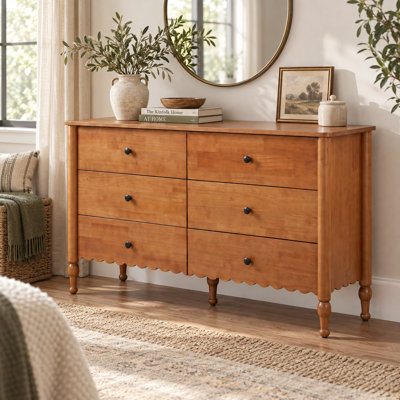 Commode Pagina à 6 tiroirs avec placage de chêne, détails sculptés en forme de vagues et pieds en bois massif