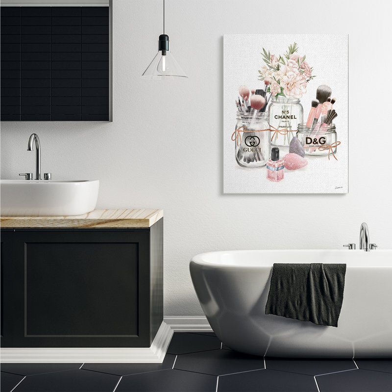 «Fashion Cosmetic Brushes in Glam Jars», art mural surdimensionné surdimensionné par Ziwei Li, H 48 po x l 36 po