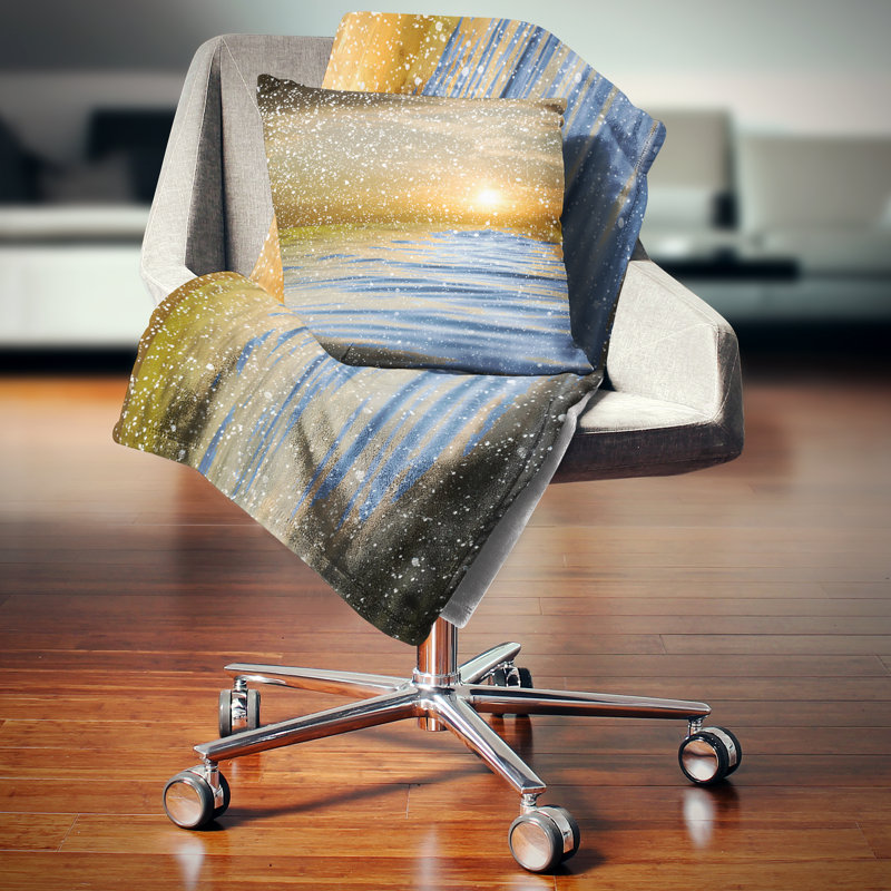 Coussin imprimé nuages avec reflets dans l'eau, 18 po x 18 po, Coussin décoratif