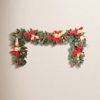 Lehon 108" Berry Christmas Garland