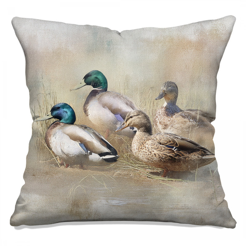 Coussins Mallard Ducks In Field, 26 po x 26 po