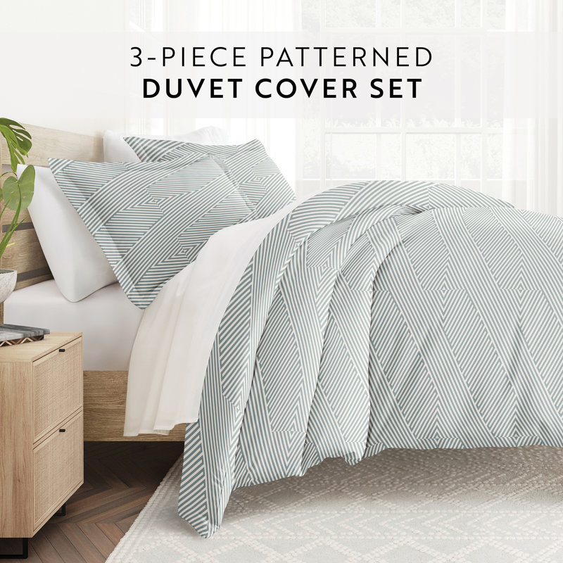 Light Blue Modern Diagonal Pattern Full/Queen Duvet Cover Set