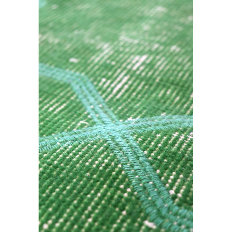 Tapis unique vert brodé à motif de teinture unique 6 pi 11 po x 9 pi 9 po