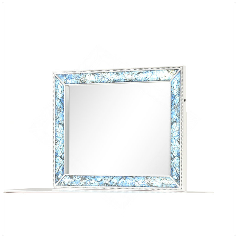 Miroir de style moderne avec des accents de marbre translucide bleu et des lumières DEL intégrées, parfait pour rehausser le décor de n'importe quelle pièce