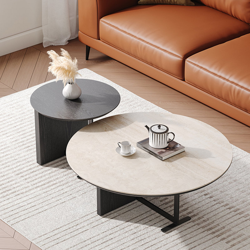 Table basse simple de style crème rétro
