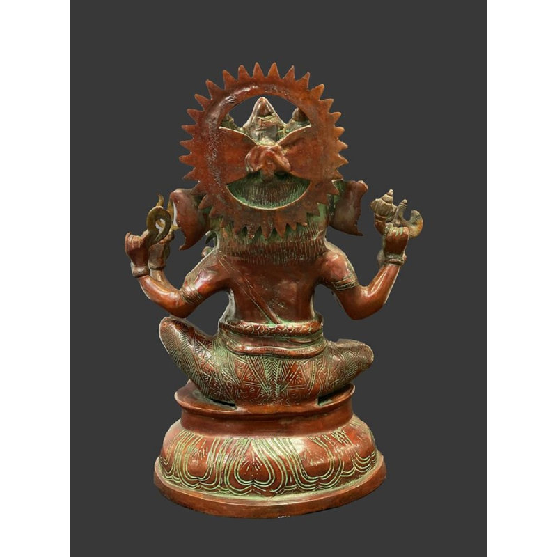 Sculpture solide de Trimukha Ganesha