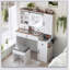 Bureau de coiffeuse Farmhouse avec miroir coulissant, lumières DEL et station de charge, plateau en verre, 4 tiroirs, 2 armoires et tabouret pour la chambre à coucher-441449062