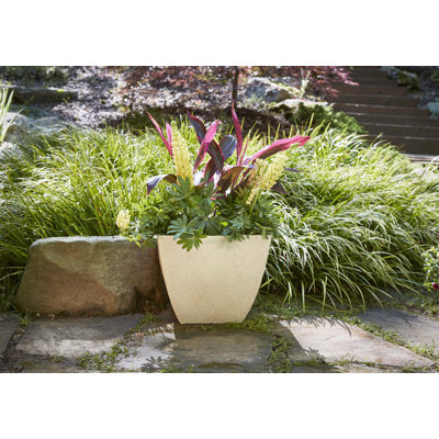 Newland Pot Planter