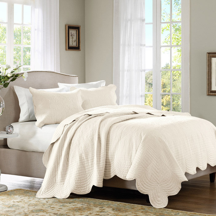 Khaki Full Microfiber Reversible Scalloped Edge Quilt Set