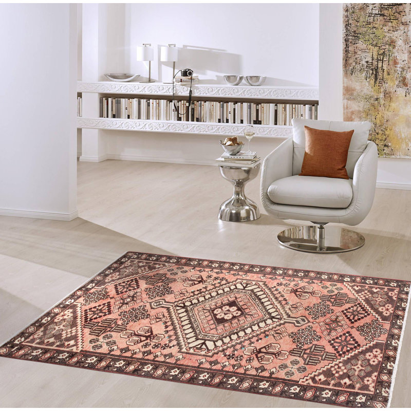 Isabelline Vintage Shiraz Salmon Small Area Rug - 4'3" X 6'4"