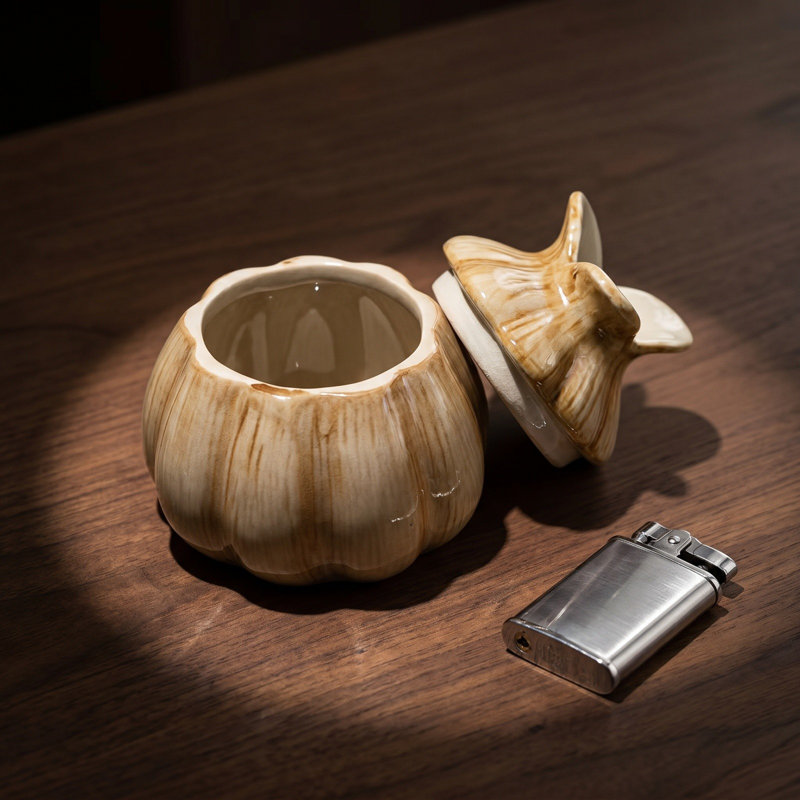 Pot à couvercle en céramique utilisé comme cendrier ou vase décoratif, B