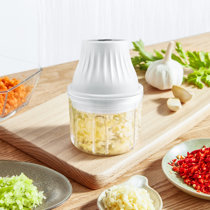 Tovolo Twist & Chop Mini Garlic Mincer, Twistable Garlic & Herb Chopper,  Twist To Chop Garlic, Manual Mini Food Processor, BPA-Free &  Dishwasher-Safe Kitchen Gadget