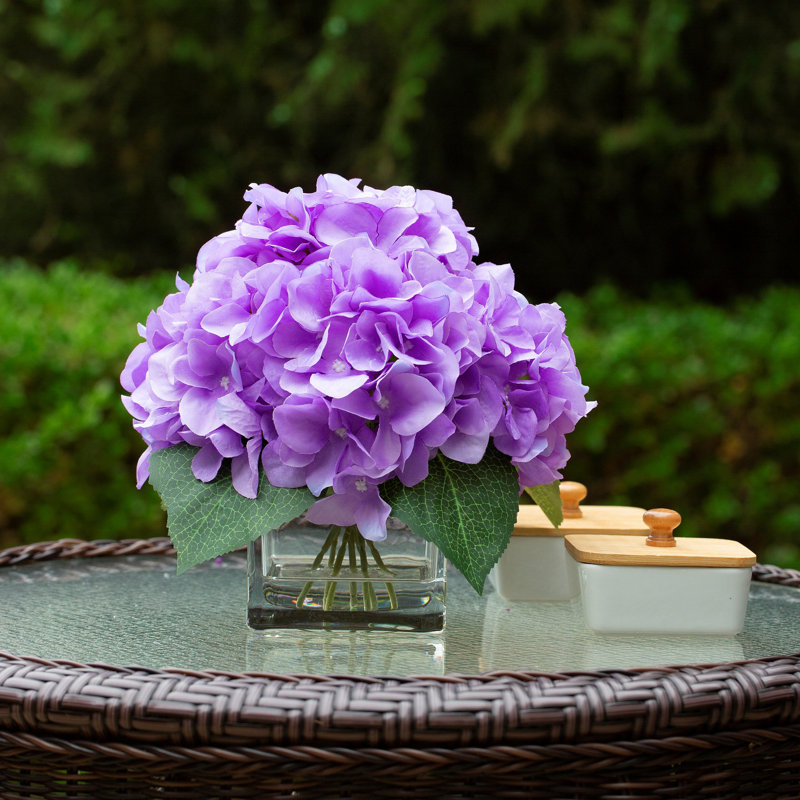 Arrangement d'hortensias dans un vase, Mauve