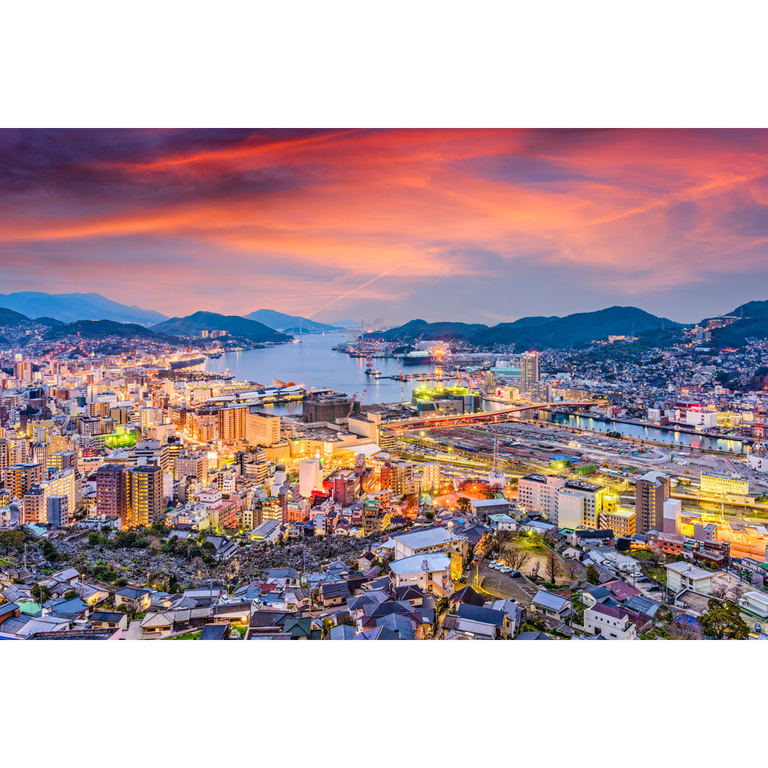 Nagasaki Skyline von Sean Pavone - Kunstdrucke auf Leinwand