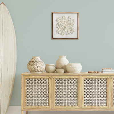 Cadre flottant aquatique neutre corail, design par Caroline Kelly