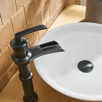 Robinet pour salle de bain à un trou avec ensemble de drain