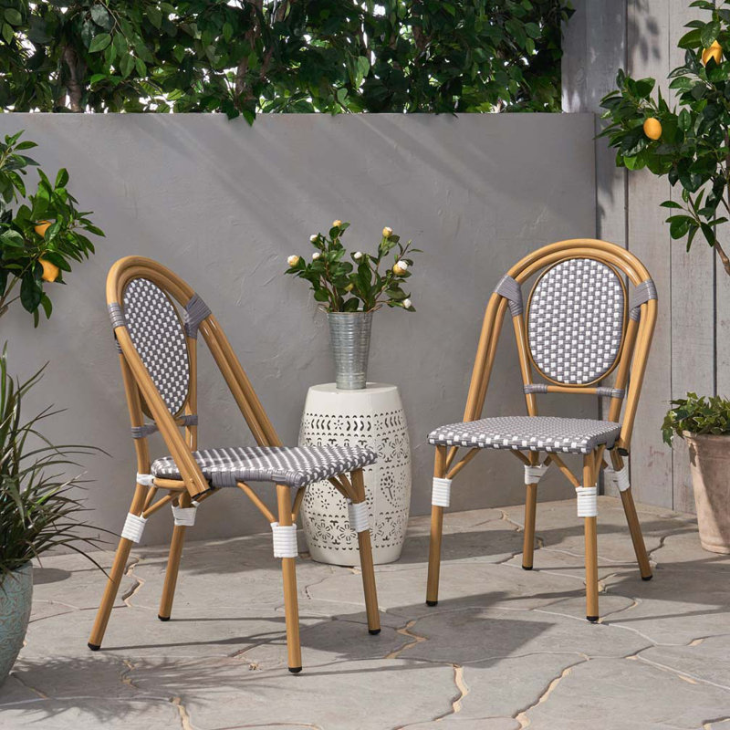 Chaise pivotante d'extérieur en osier
