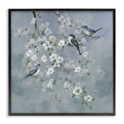 «Serene Birds on White Blooms», estampe numérique, conception de Nan