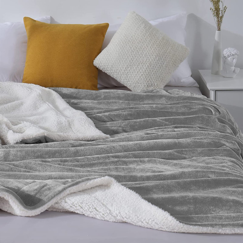 Sherpa Fleece Fur Thick Reversible Blanket Throw, Silver, 150cm x 130cm
