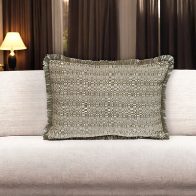 Coussin décoratif en coton rayé vert et blanc 14 po x 20 po avec franges
