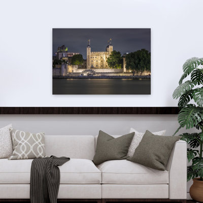 Tour de Londres la nuit, art mural abstrait contemporain, architecture urbaine
