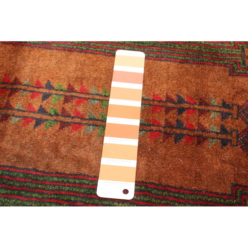 Tapis brun Teimani 2 pi 6 po x 4 pi 11 po