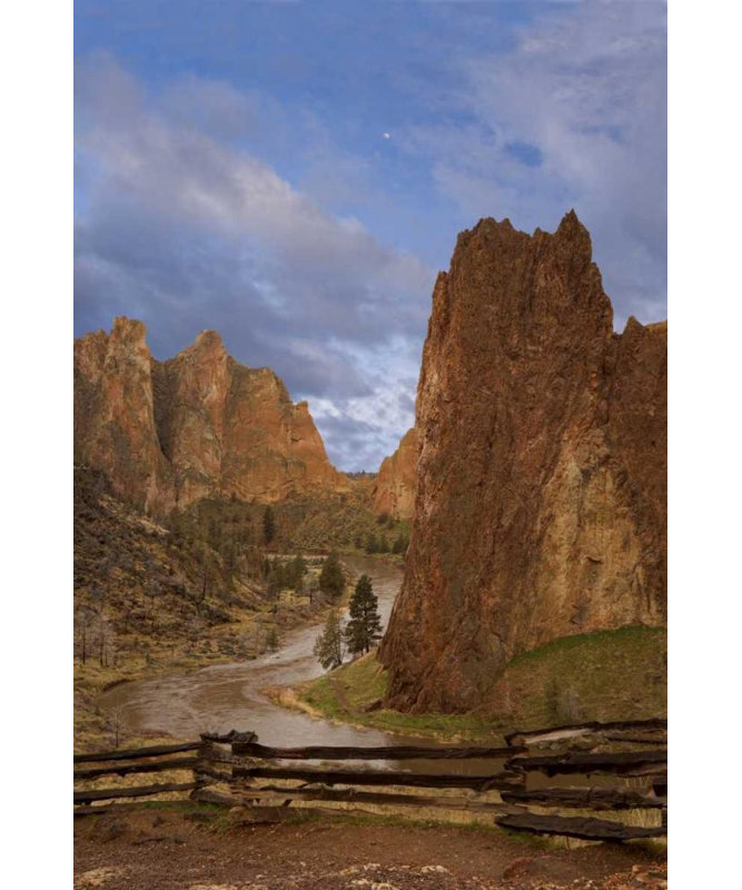 «Red Barrel Studio® Paulson, Don», art sur toile tendue avec vue sur l'Oregon, H 18 po x l 13 po