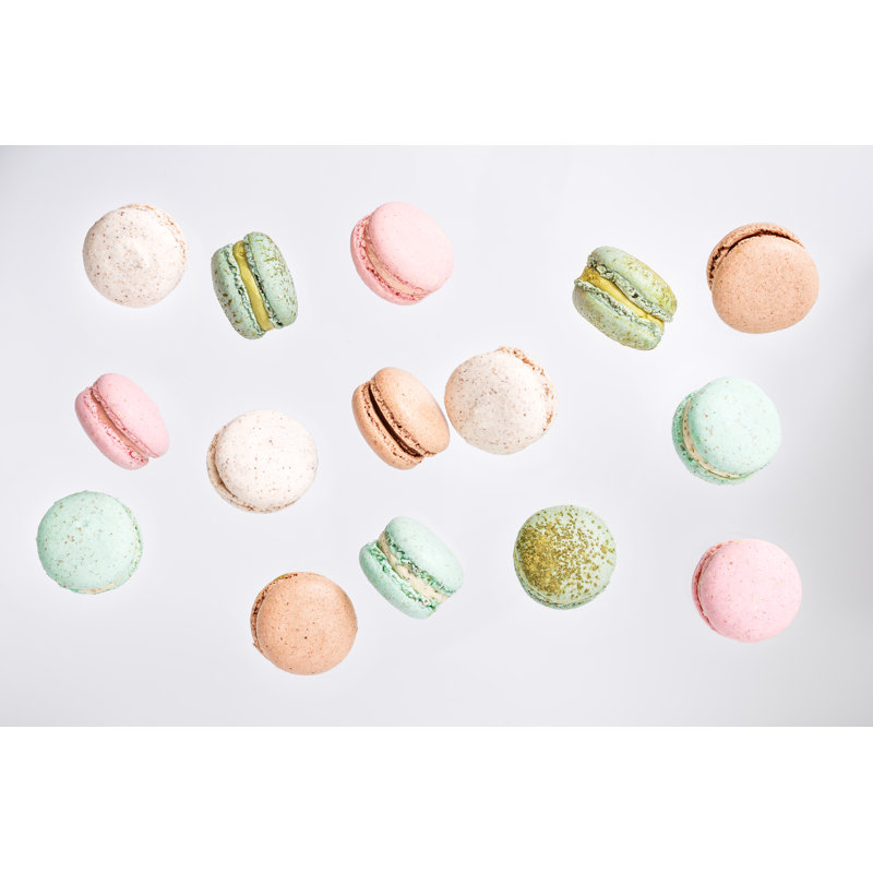 Gâteau aux macarons, H 32 po x l 48 po